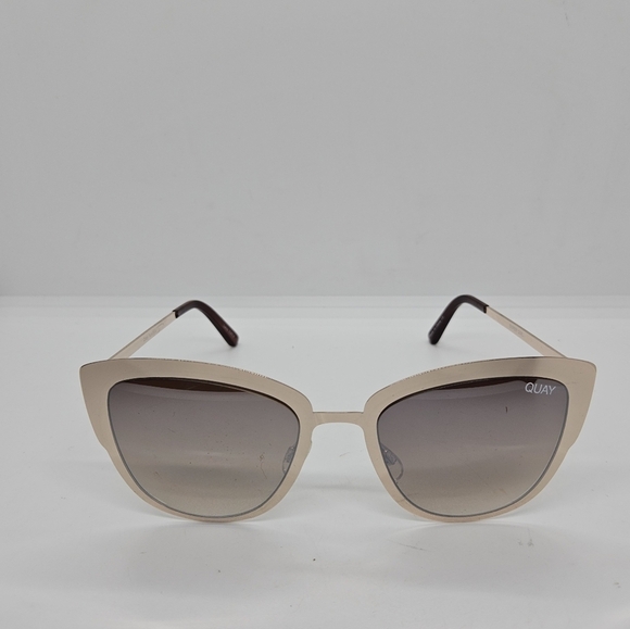 Quay Super Girl Silver and Gold Mirrored Cat-Eye Sunglasses flawed - Picture 5 of 10